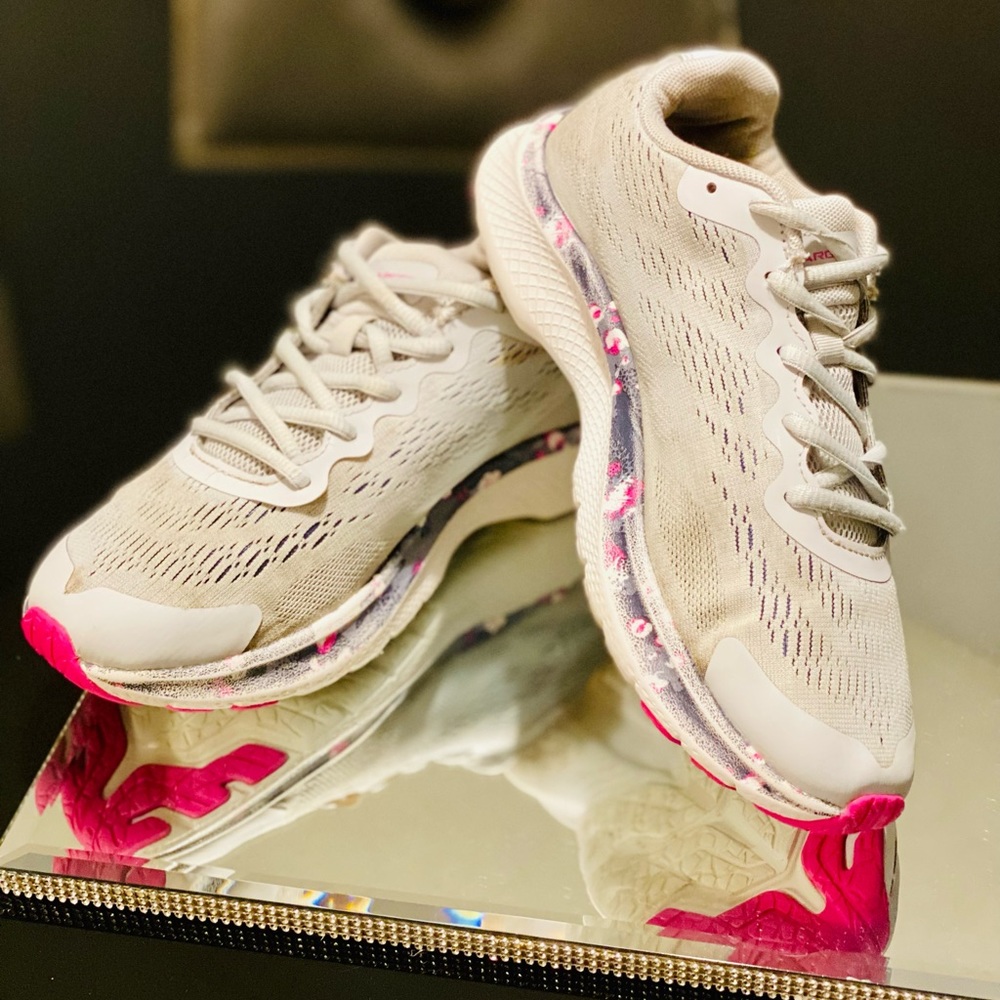 Under Armour - Picture 3 of 7